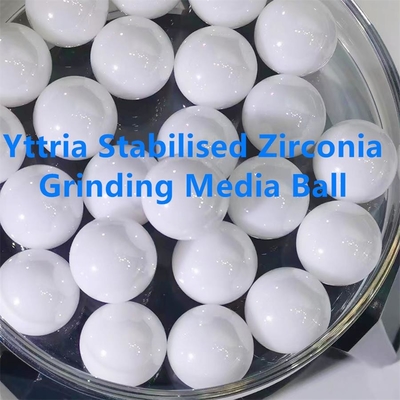 95 perles de zircone d'Yttria rectifiant des boules des médias 50mm de haute résistance pour l'électronique