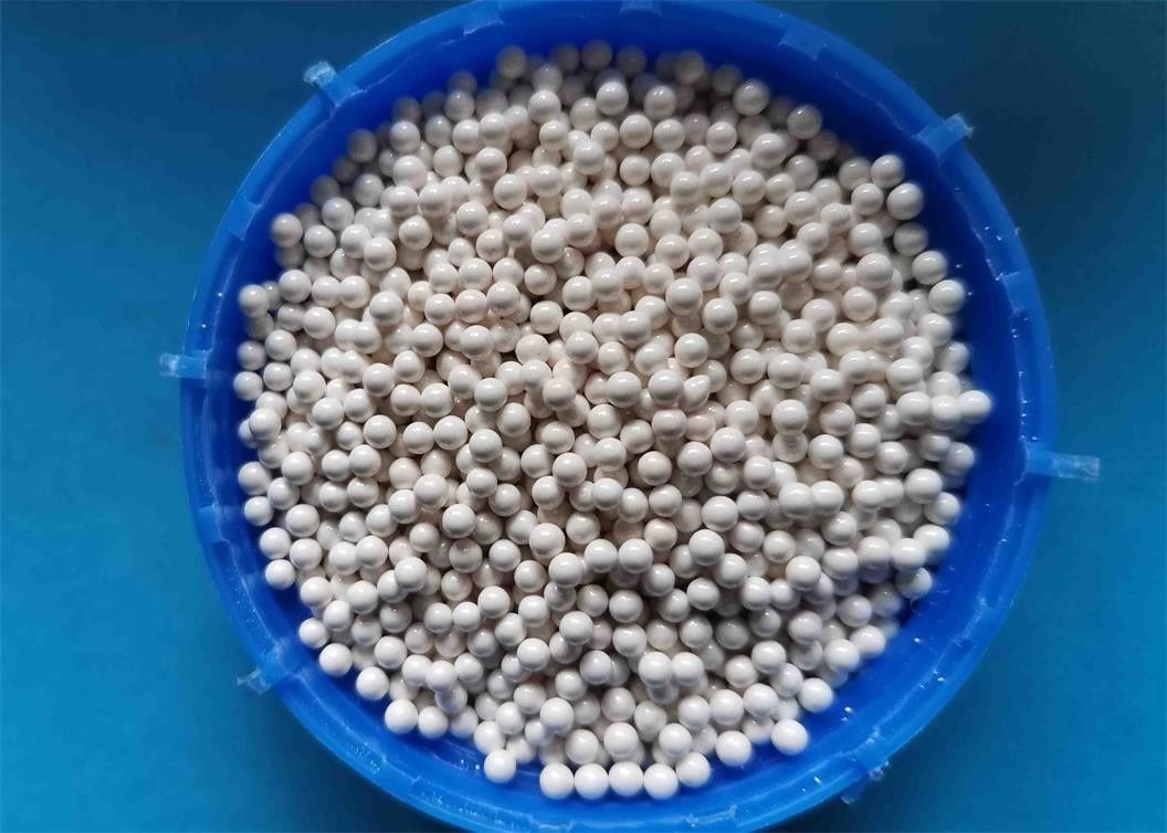 Perles de meulage verticales de silicate de zirconium du moulin 65 de boule solide ronde 2,0 - 2.2mm